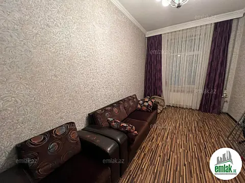Satılır 3 otaqlı köhnə tikili 90 m²