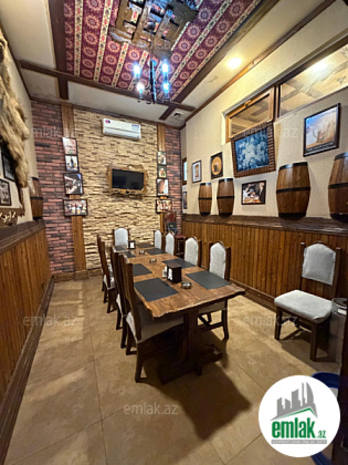 Satılır 4 otaqlı obyekt 250 m²