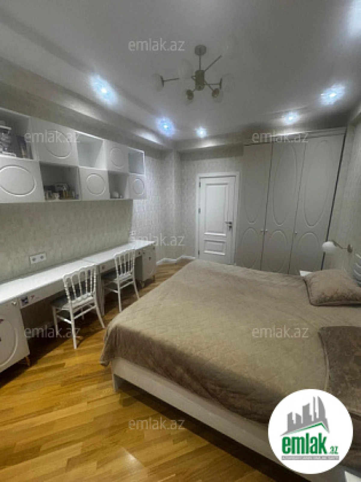 Satılır 4 otaqlı yeni tikili 141 m²