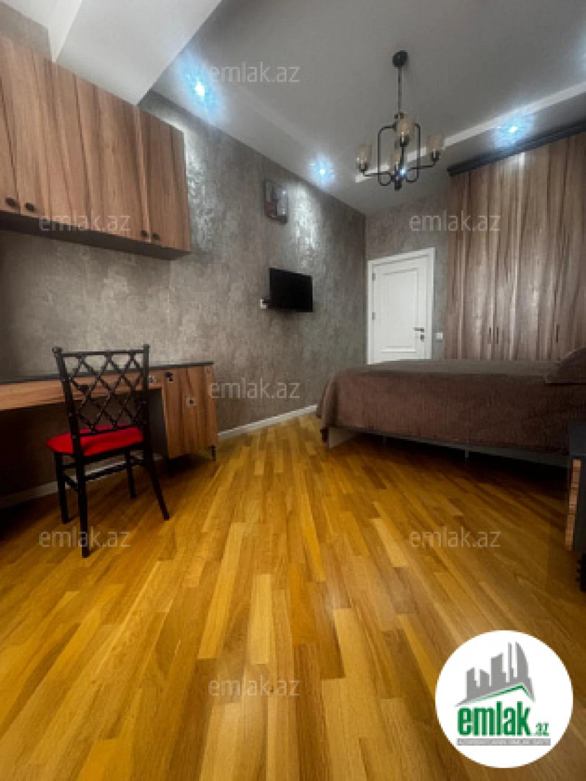 Satılır 4 otaqlı yeni tikili 141 m²