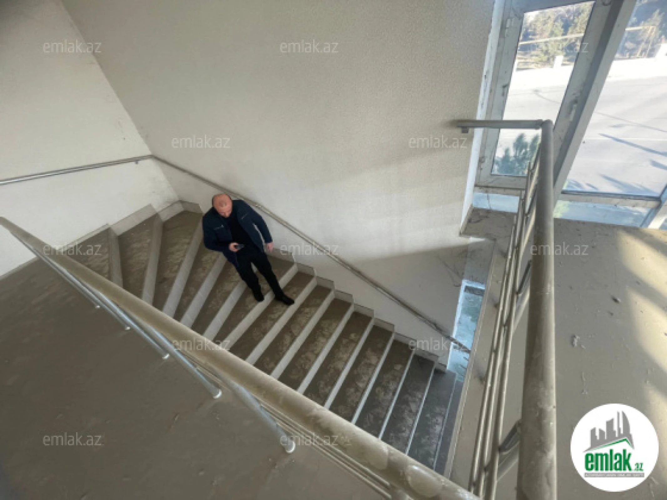 Satılır 5 otaqlı obyekt 239 m²