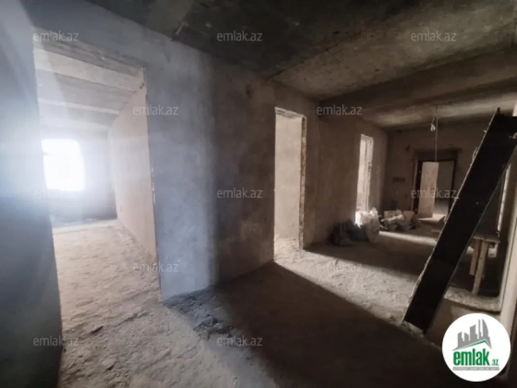 Satılır 3 otaqlı yeni tikili 130 m²