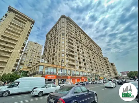 Satılır 3 otaqlı yeni tikili 130 m² — Bakı, 4-cü mikrorayon 3 otaq 130.00 m²