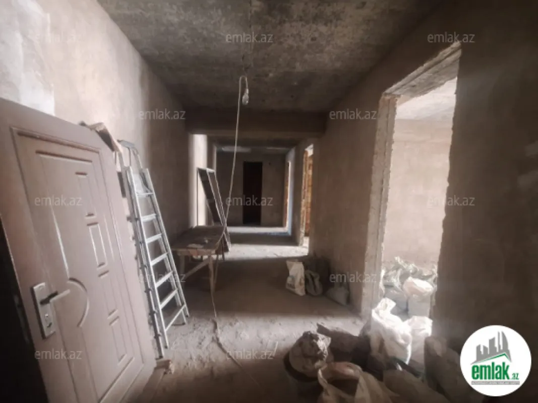 Satılır 3 otaqlı yeni tikili 130 m²