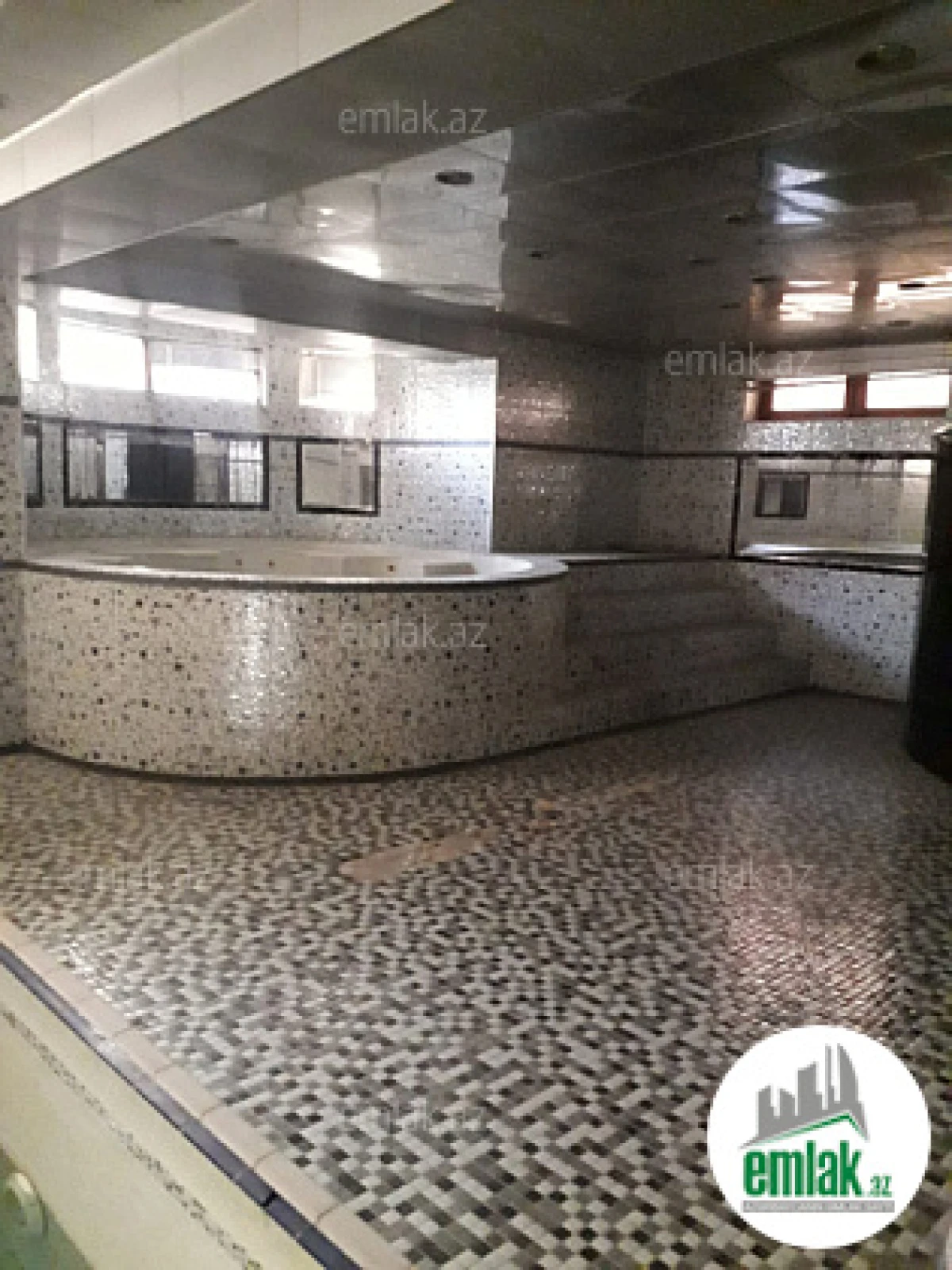 Satılır 9 otaqlı həyət evi 529.3 m²