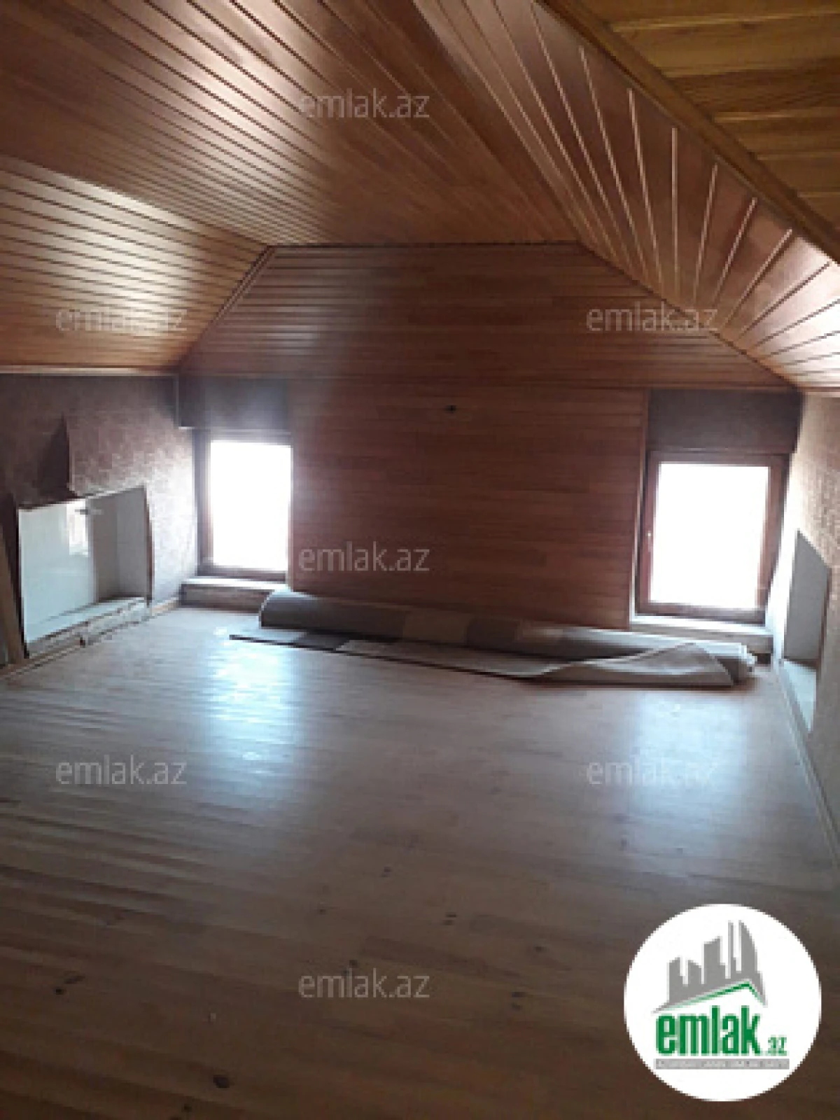 Satılır 9 otaqlı həyət evi 529.3 m²