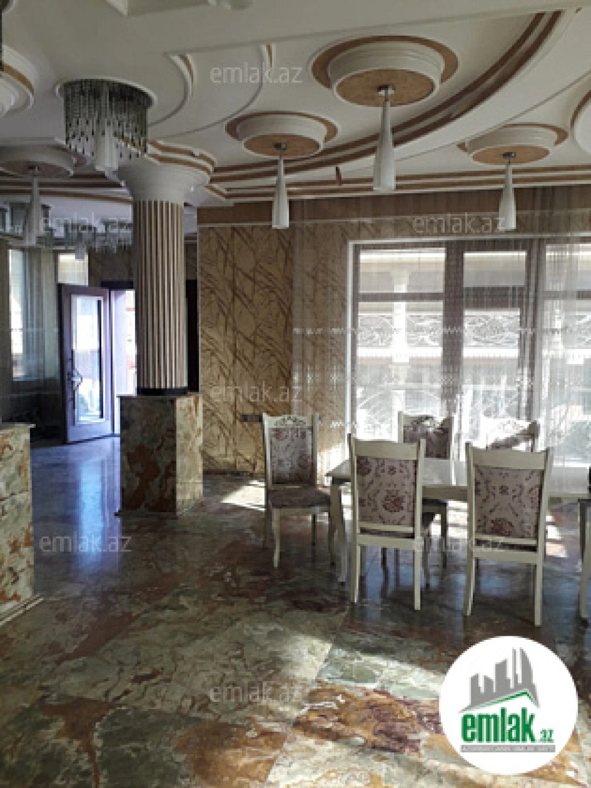 Satılır 9 otaqlı həyət evi 529.3 m²