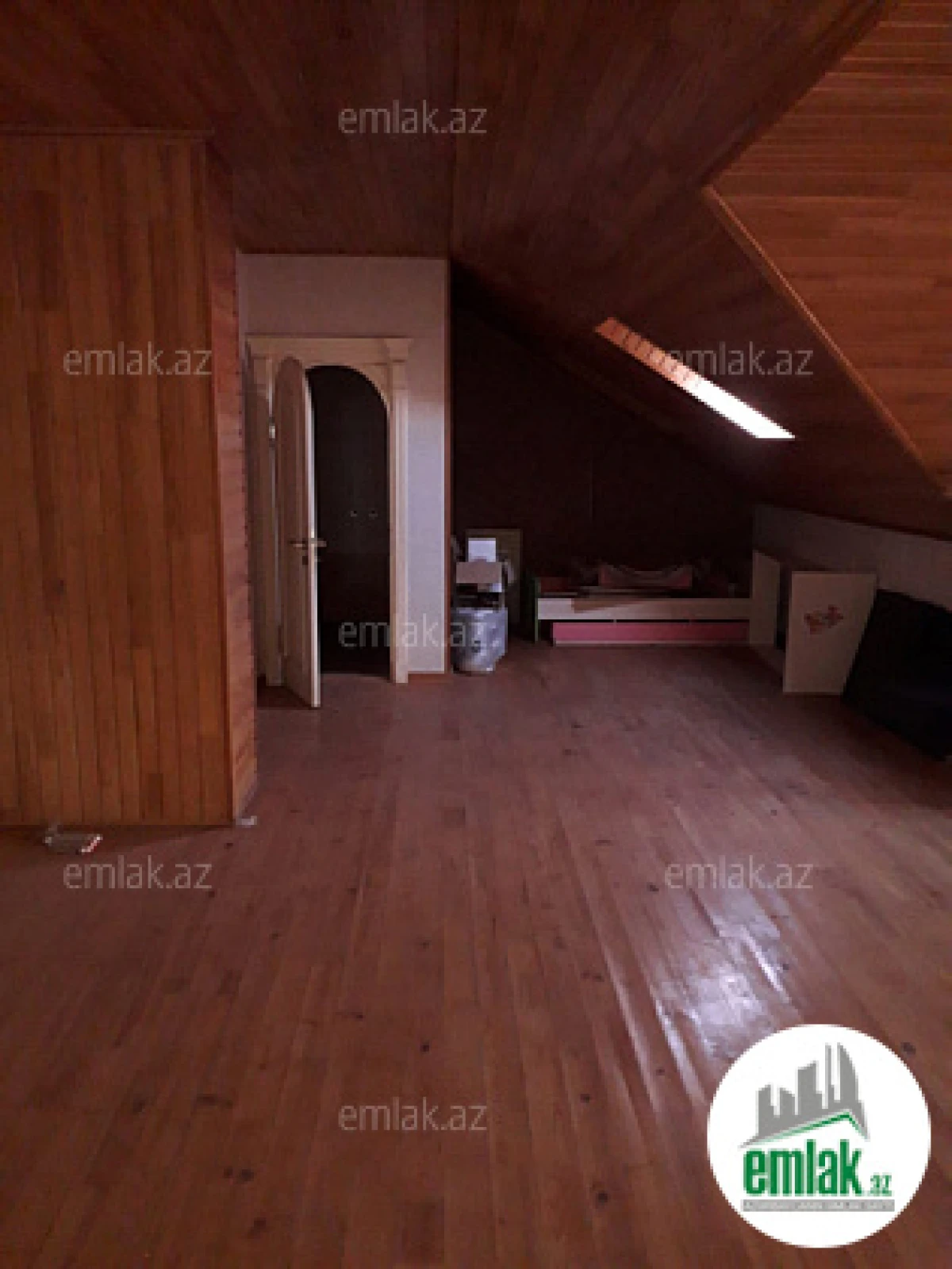 Satılır 9 otaqlı həyət evi 529.3 m²