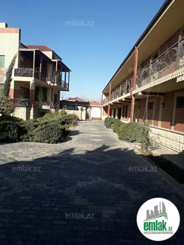 Satılır 9 otaqlı həyət evi 529.3 m²