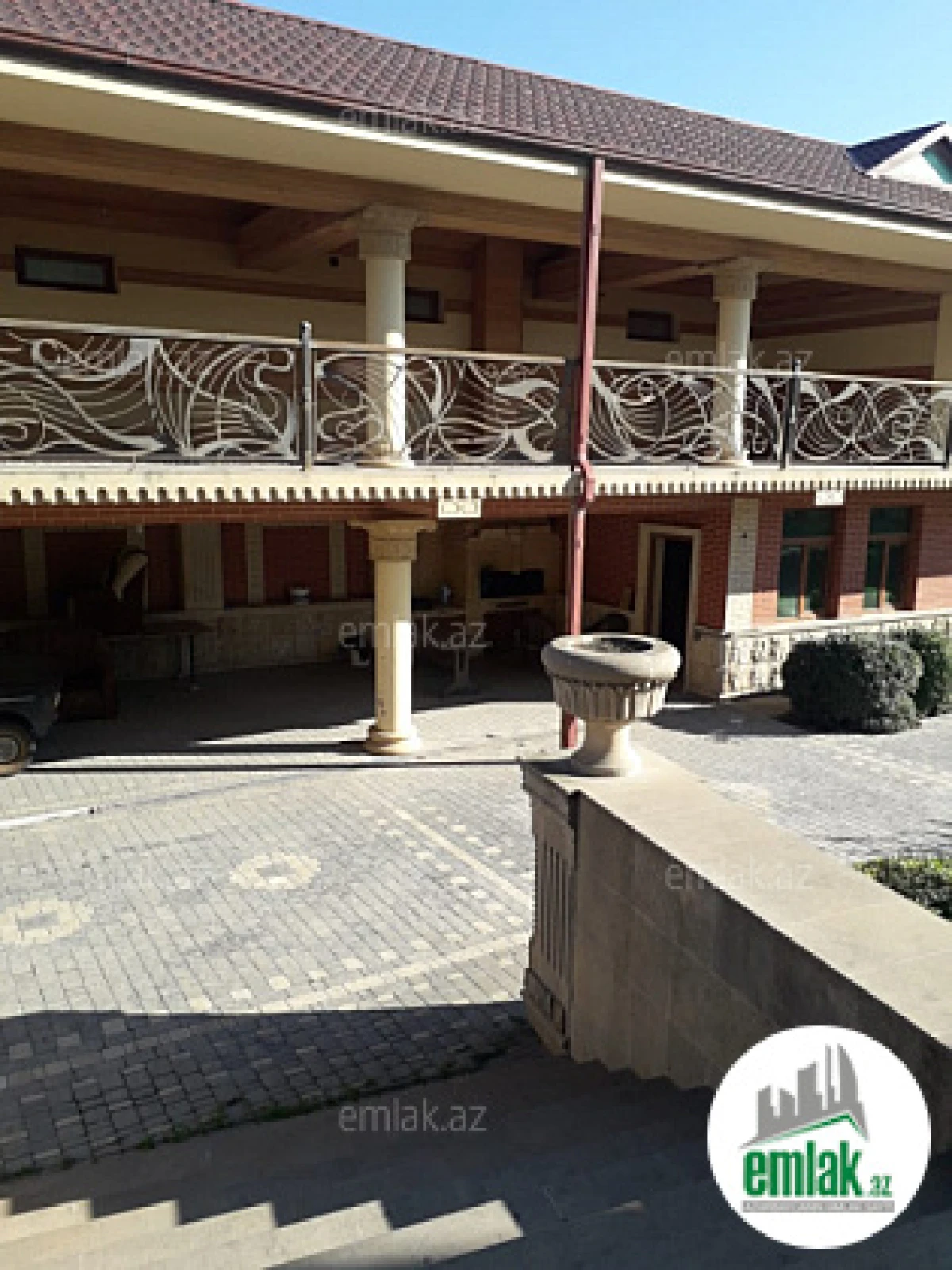 Satılır 9 otaqlı həyət evi 529.3 m²