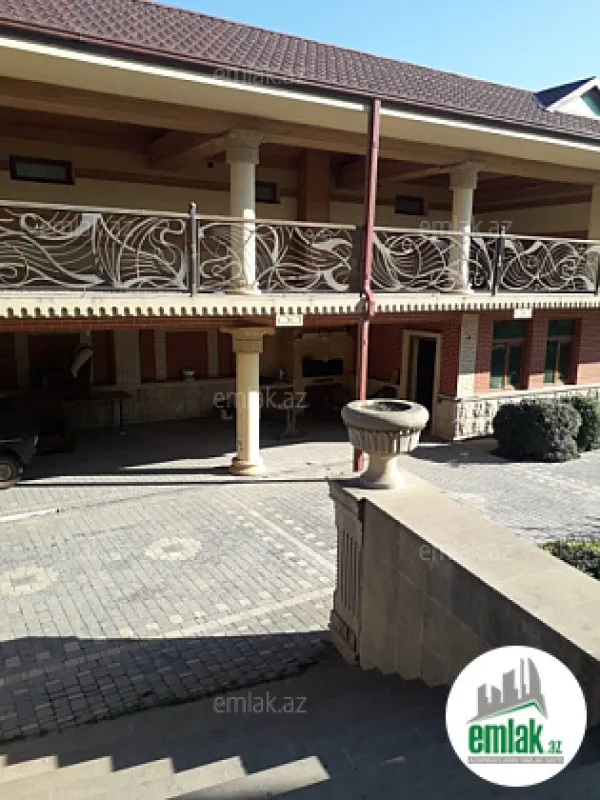 Satılır 9 otaqlı həyət evi 529.3 m²