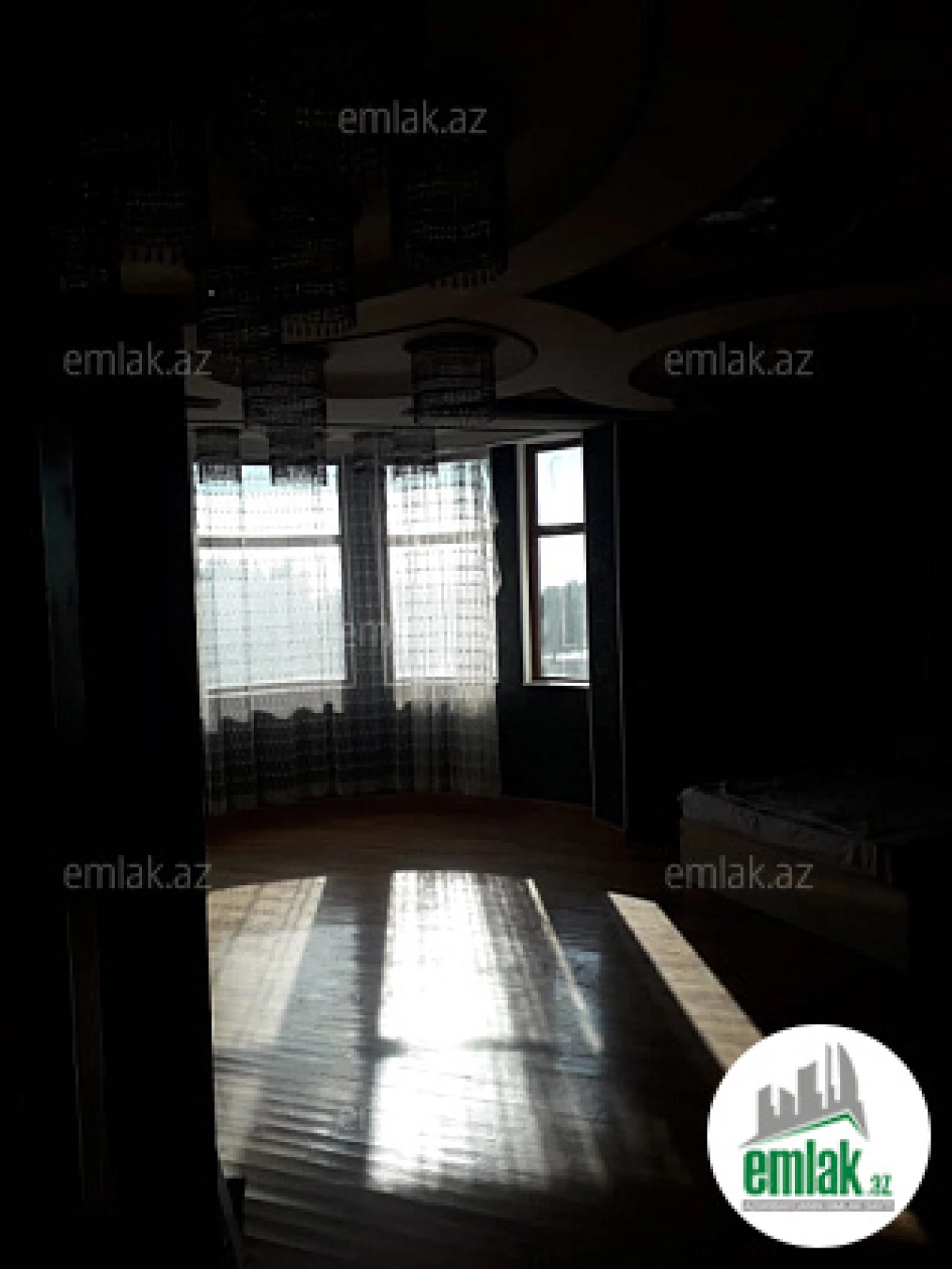 Satılır 9 otaqlı həyət evi 529.3 m²