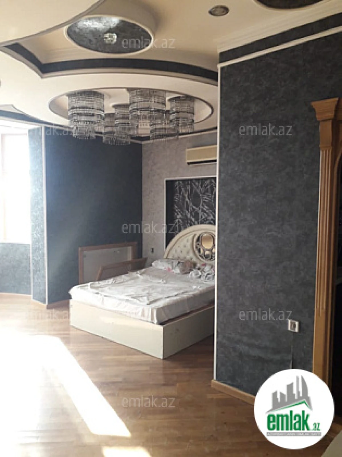 Satılır 9 otaqlı həyət evi 529.3 m²