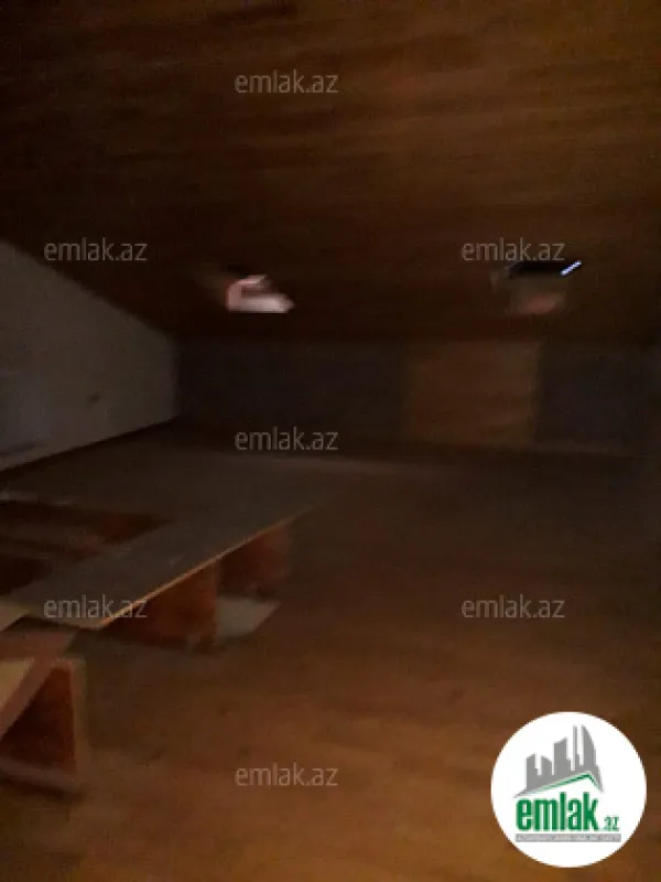 Satılır 9 otaqlı həyət evi 529.3 m²