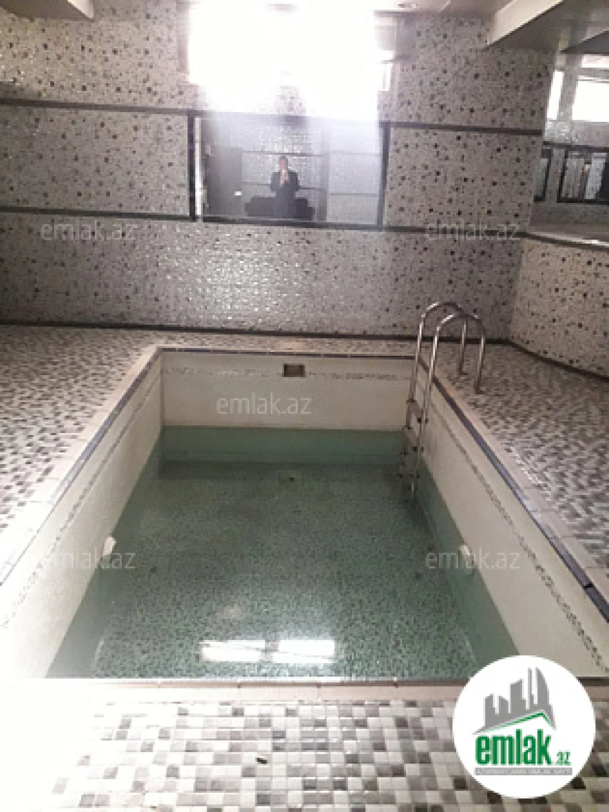 Satılır 9 otaqlı həyət evi 529.3 m²