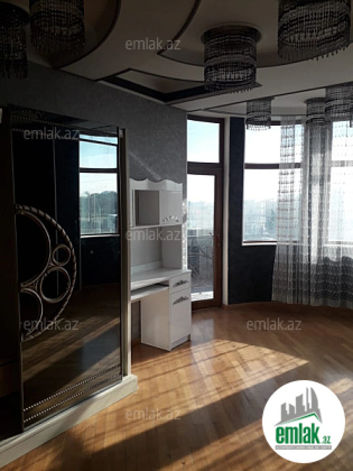Satılır 9 otaqlı həyət evi 529.3 m²