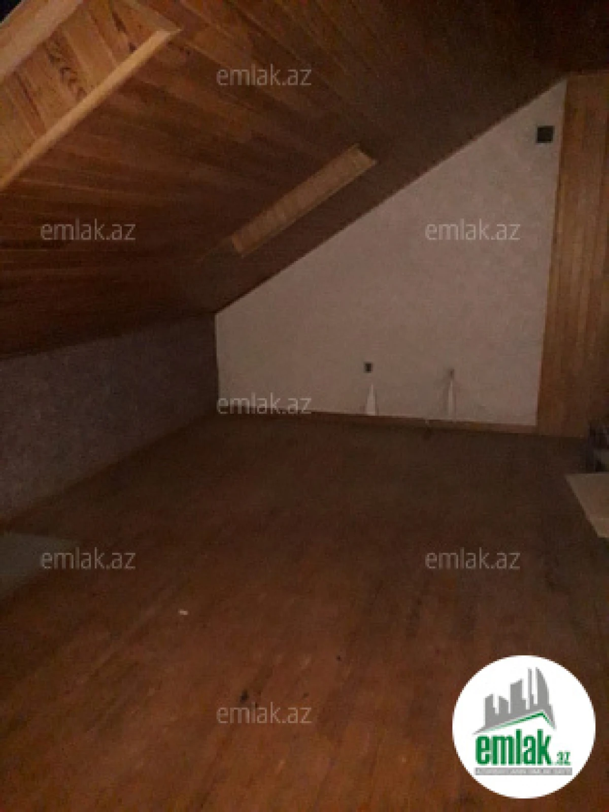 Satılır 9 otaqlı həyət evi 529.3 m²