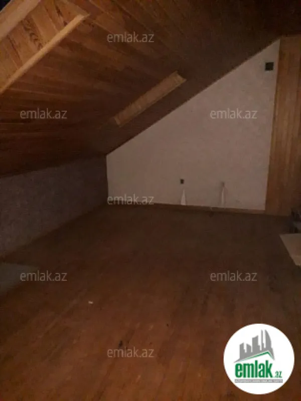 Satılır 9 otaqlı həyət evi 529.3 m²