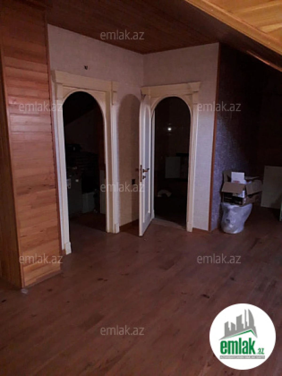 Satılır 9 otaqlı həyət evi 529.3 m²