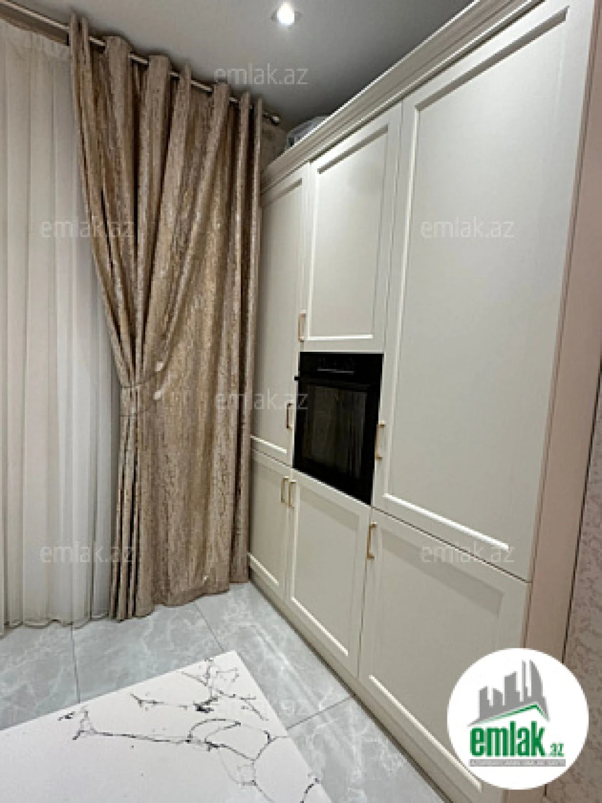 Satılır 3 otaqlı yeni tikili 75 m²