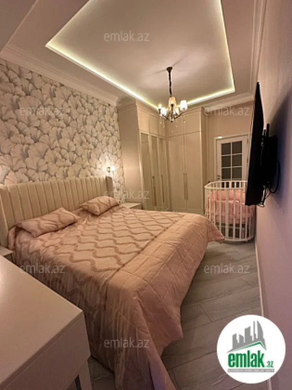 Satılır 3 otaqlı yeni tikili 75 m²