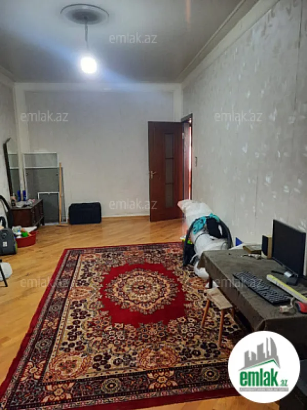 Satılır 3 otaqlı köhnə tikili 85 m²