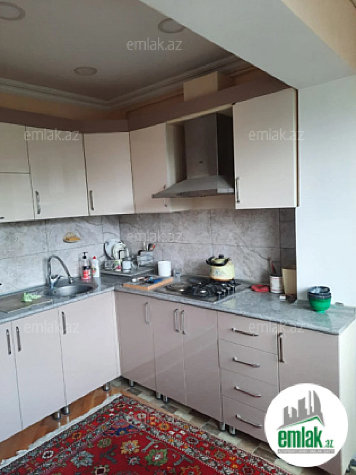 Satılır 3 otaqlı köhnə tikili 85 m²