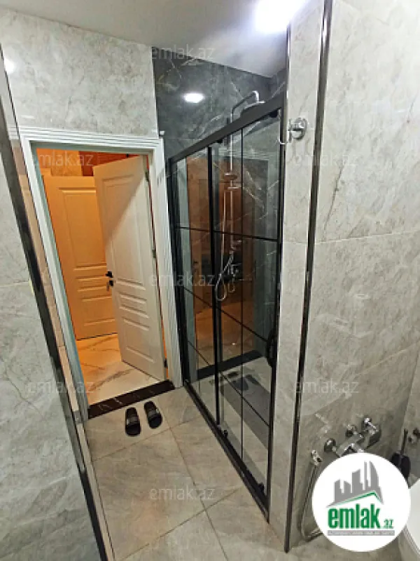 Satılır 3 otaqlı yeni tikili 70 m²