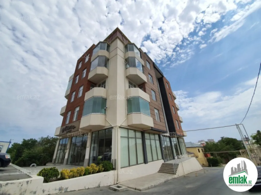 Satılır 4 otaqlı yeni tikili 160 m²