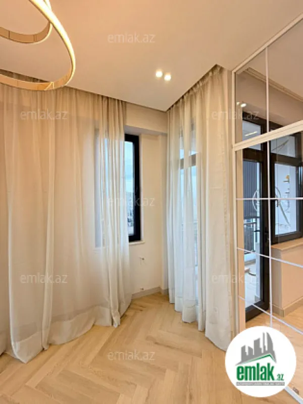 Satılır 2 otaqlı yeni tikili 80 m²