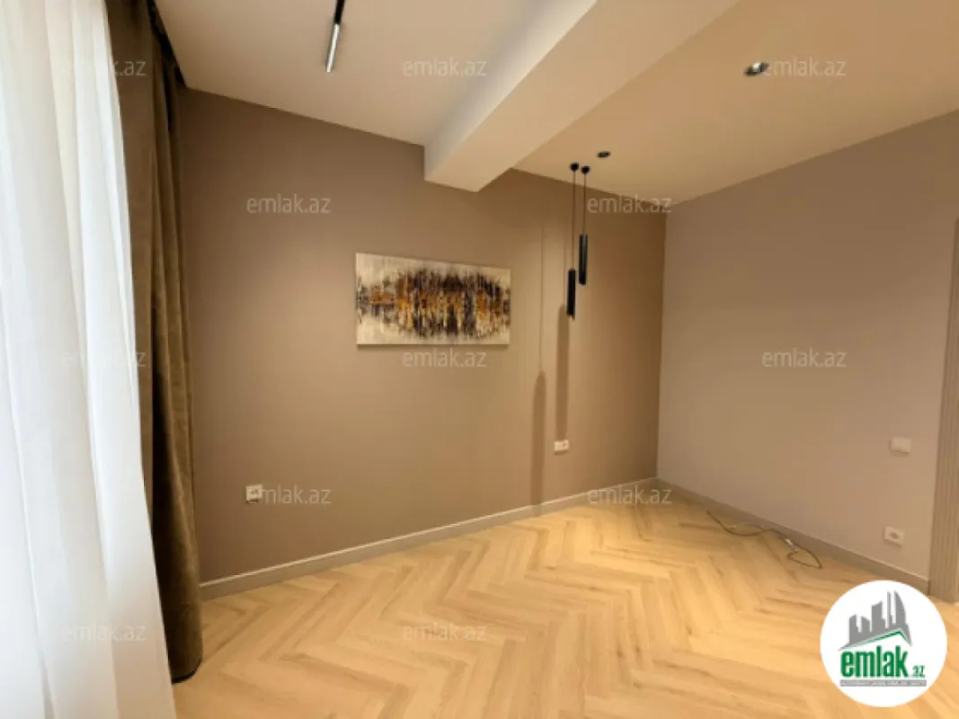 Satılır 2 otaqlı yeni tikili 80 m²