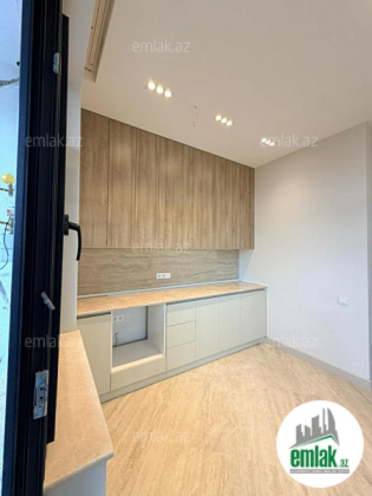 Satılır 2 otaqlı yeni tikili 80 m²