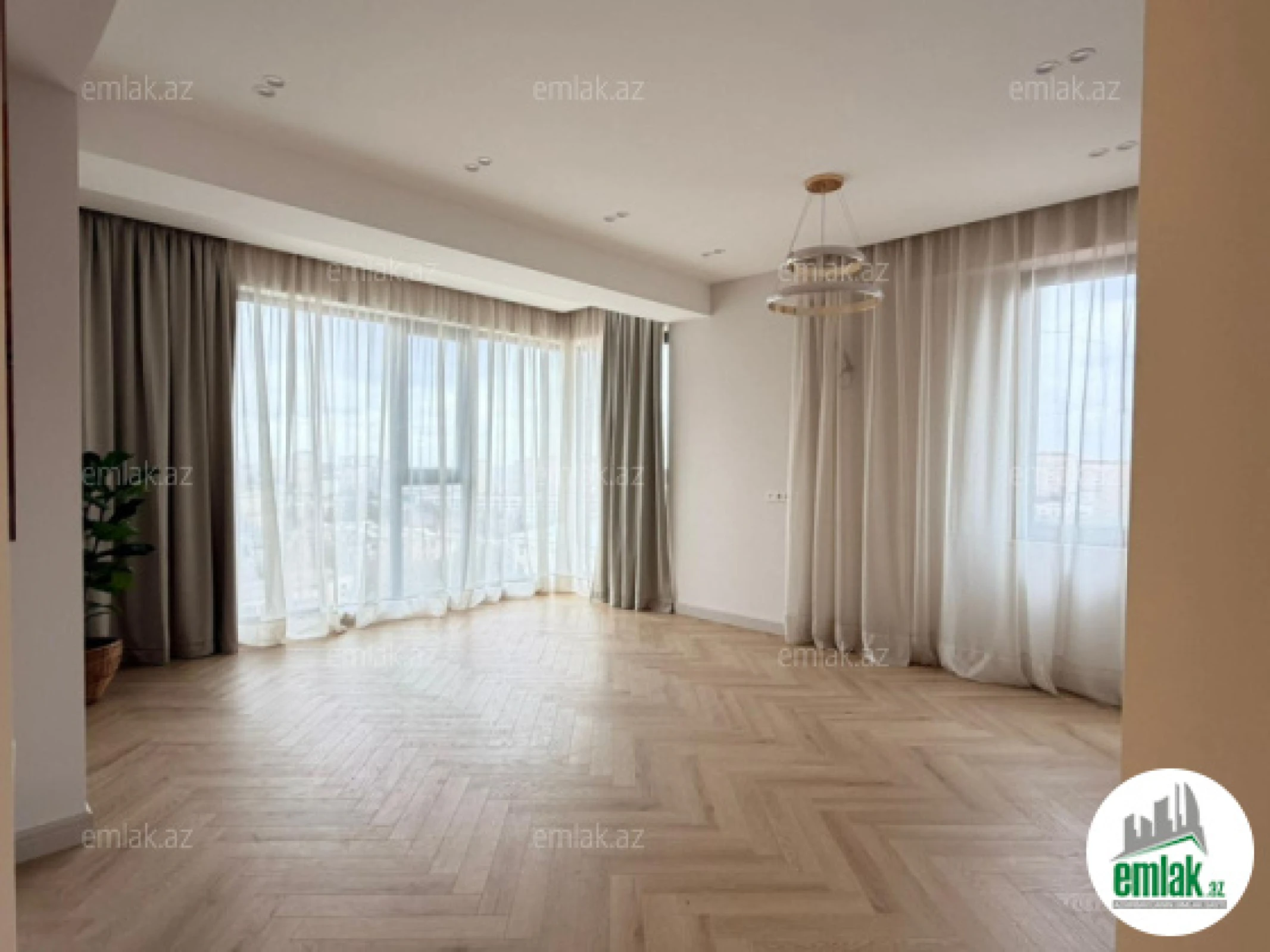 Satılır 2 otaqlı yeni tikili 80 m²
