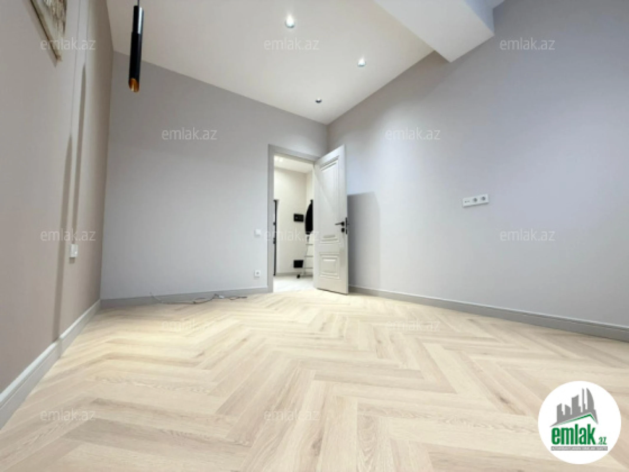 Satılır 2 otaqlı yeni tikili 80 m²