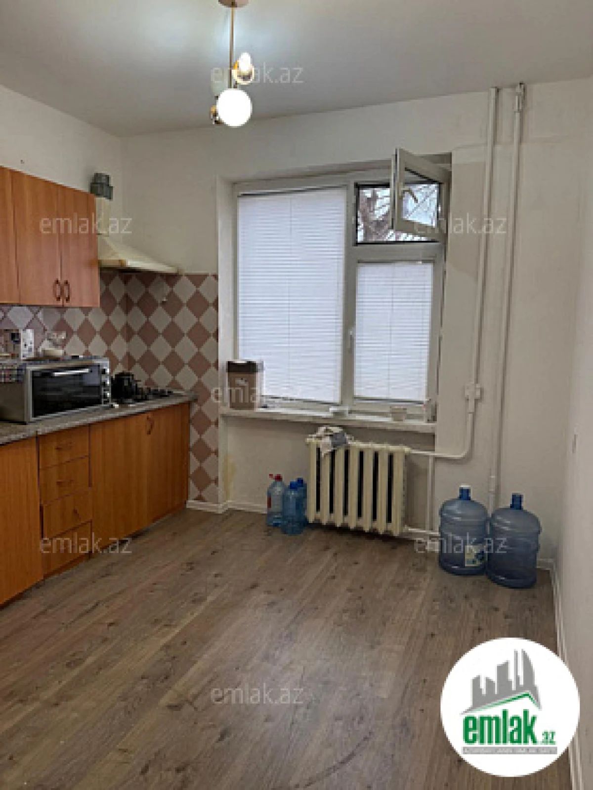 Satılır 2 otaqlı köhnə tikili 70 m²