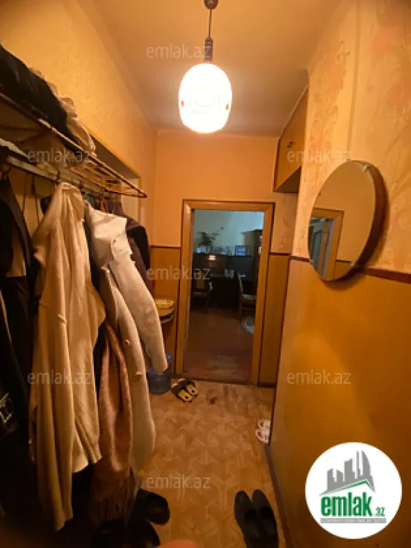 Satılır 3 otaqlı köhnə tikili 75 m²