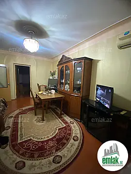 Satılır 3 otaqlı köhnə tikili 75 m²