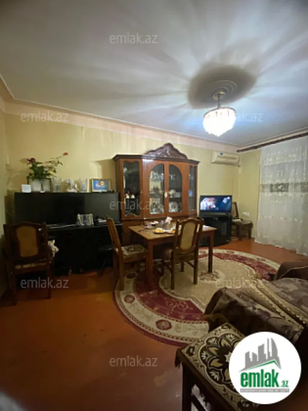 Satılır 3 otaqlı köhnə tikili 75 m²