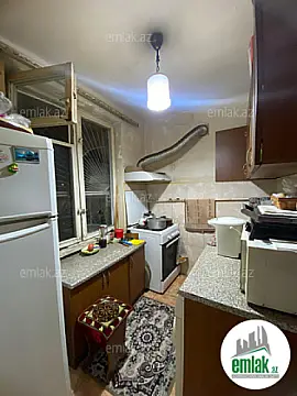 Satılır 3 otaqlı köhnə tikili 75 m²