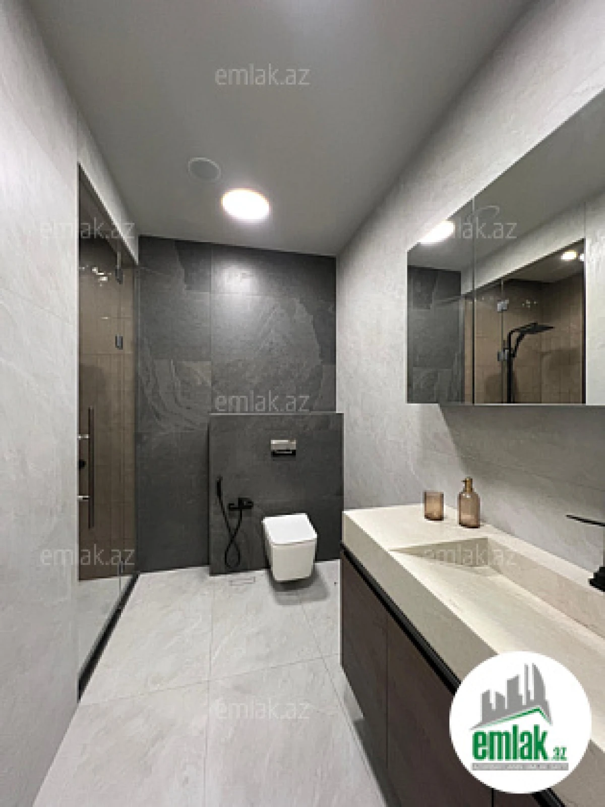 Satılır 3 otaqlı yeni tikili 150 m²