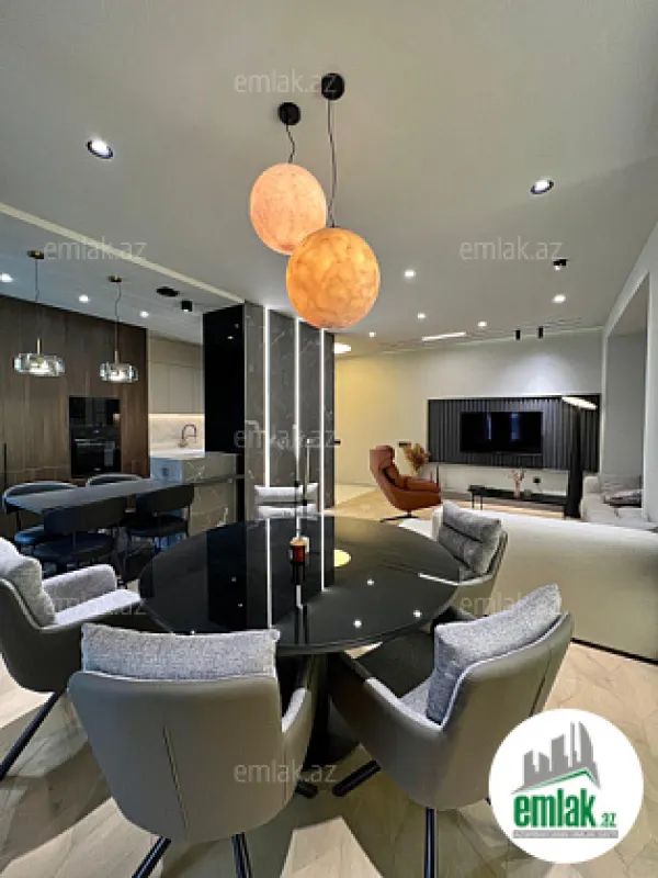 Satılır 3 otaqlı yeni tikili 150 m²