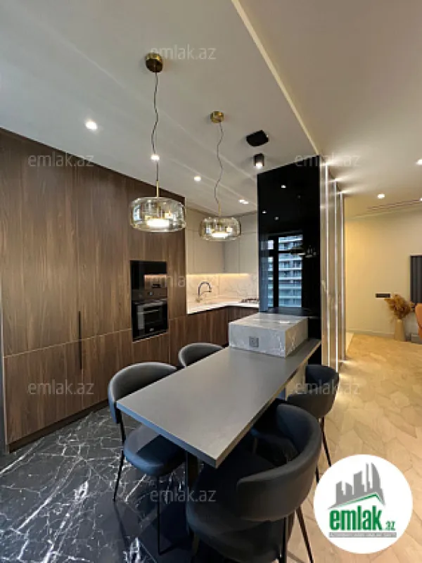 Satılır 3 otaqlı yeni tikili 150 m²