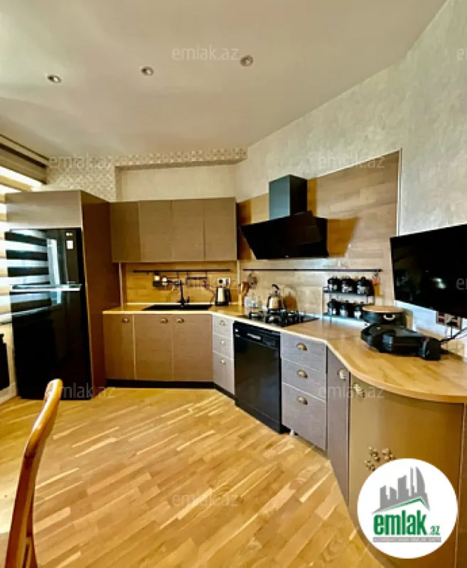 Satılır 3 otaqlı yeni tikili 121 m²