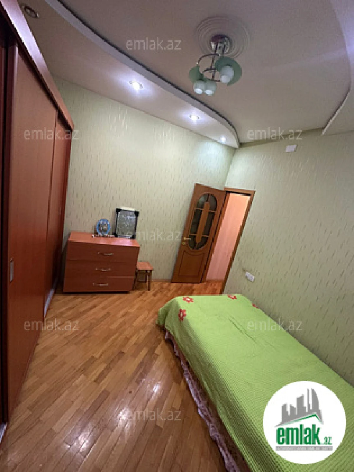 Satılır 3 otaqlı yeni tikili 110 m²