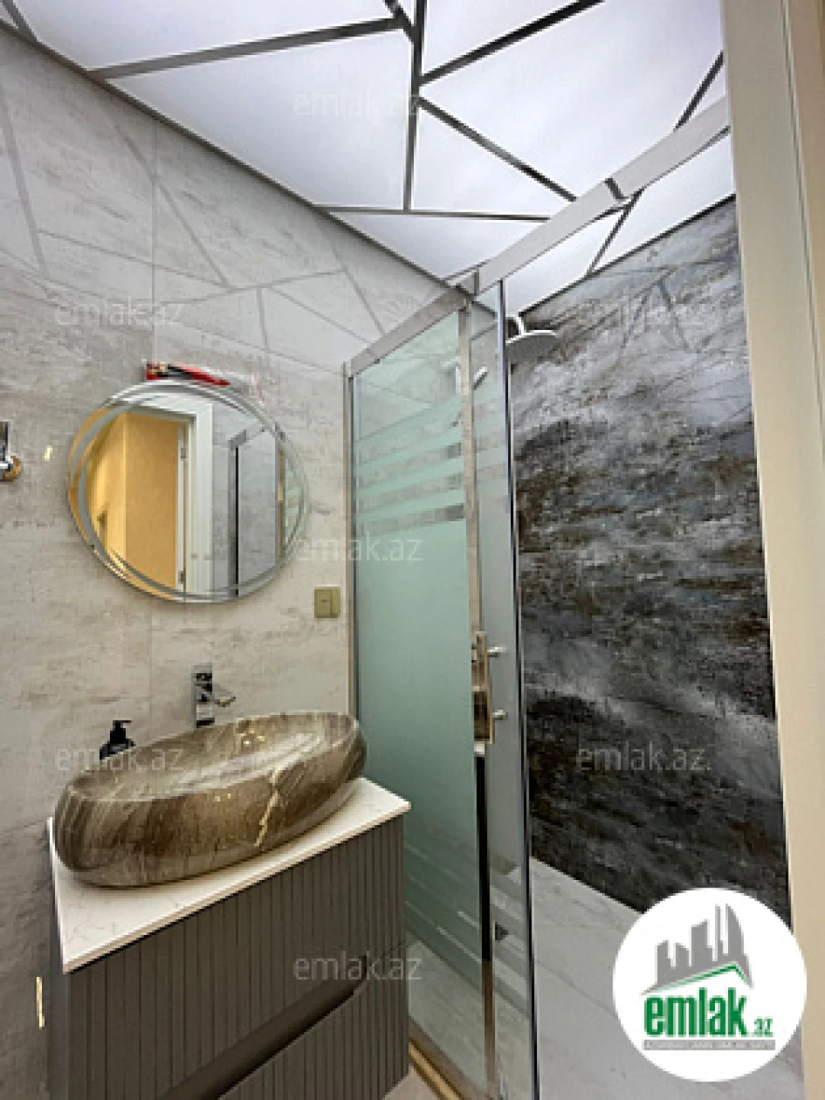 Satılır 2 otaqlı yeni tikili 65 m²