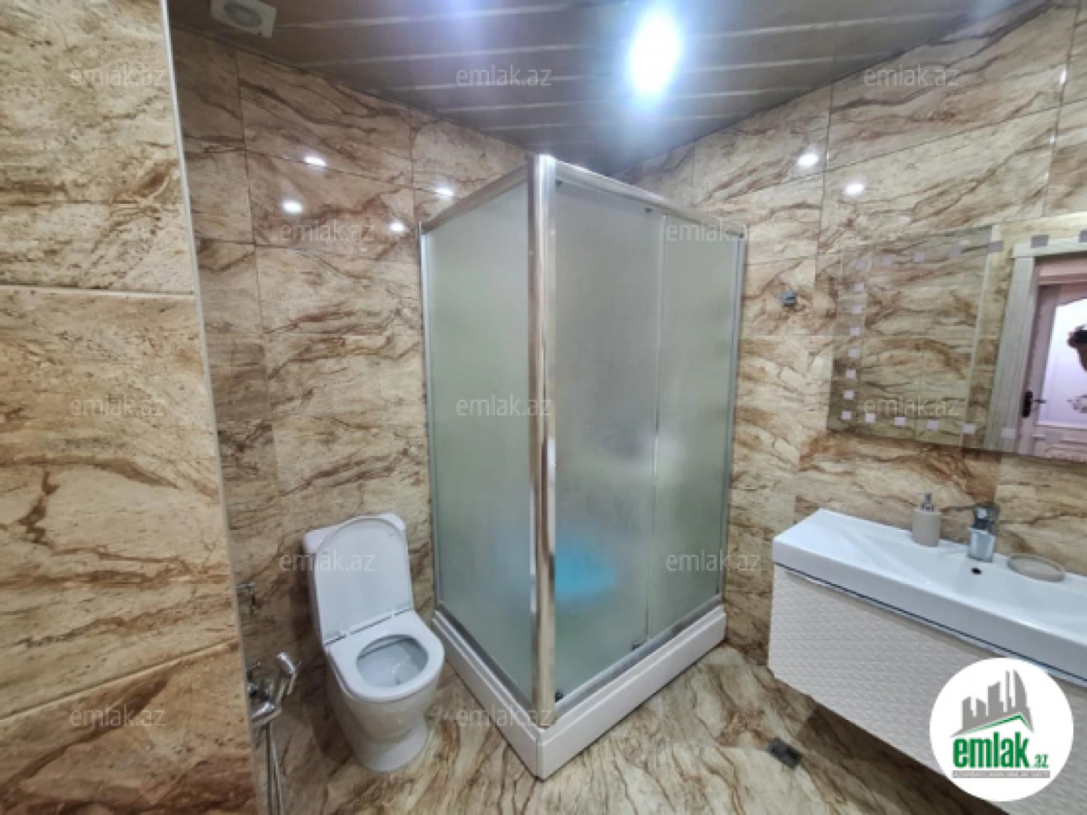 Satılır 4 otaqlı yeni tikili 200 m²