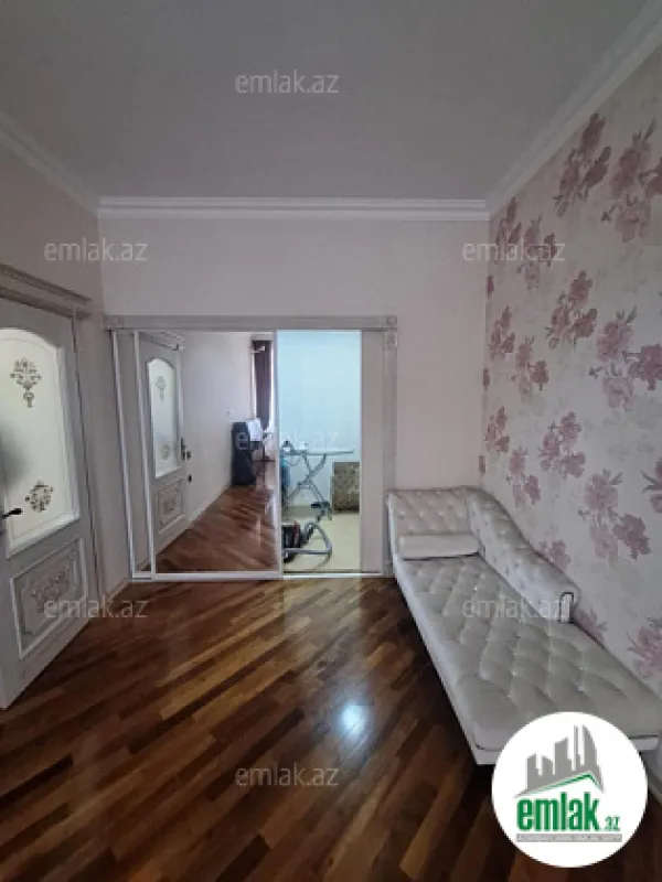 Satılır 4 otaqlı yeni tikili 200 m²