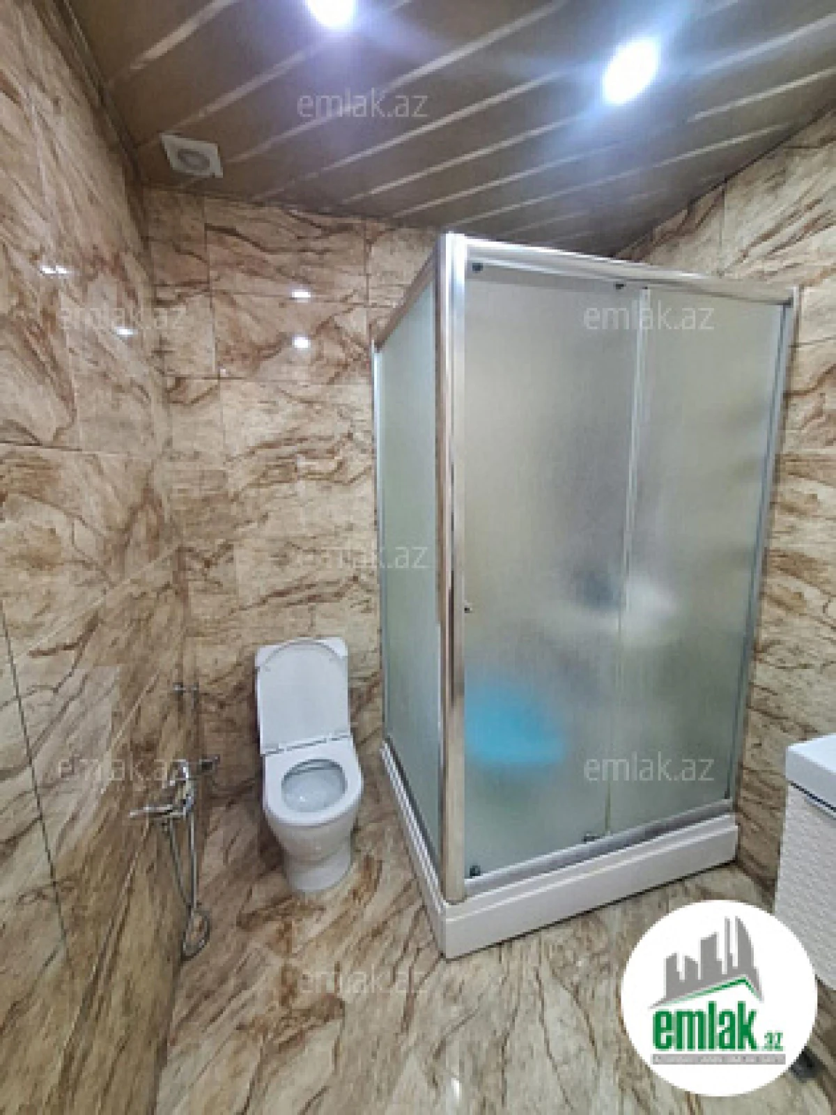 Satılır 4 otaqlı yeni tikili 200 m²