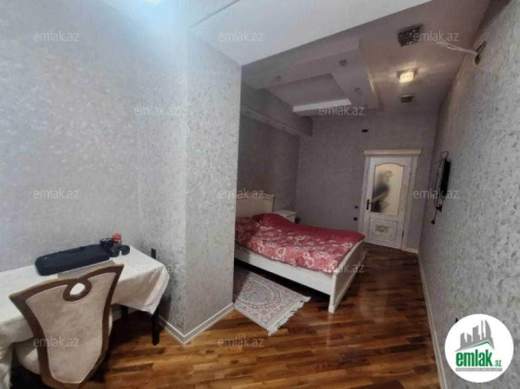 Satılır 4 otaqlı yeni tikili 200 m²