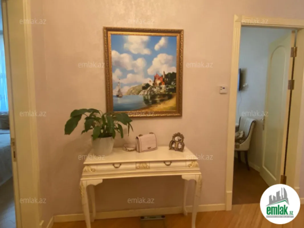 Satılır 2 otaqlı yeni tikili 80 m²